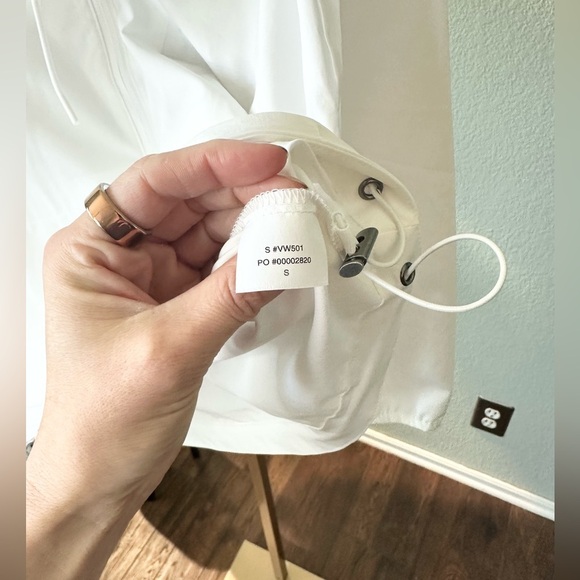 Vuori | Womens Outdoor Trainer Shell - Picture 9 of 12